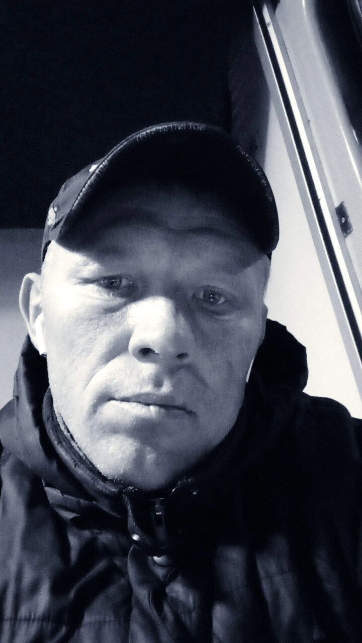  49389498  , 40 ,    