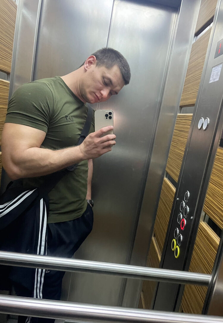  41190478  Max, 29 ,    -