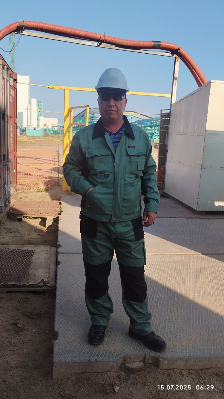  52668838  Xamdam, 48 ,    