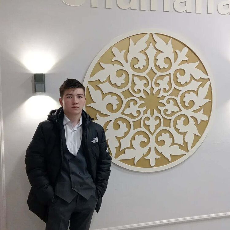  31665988  Mikobaev, 21 ,    