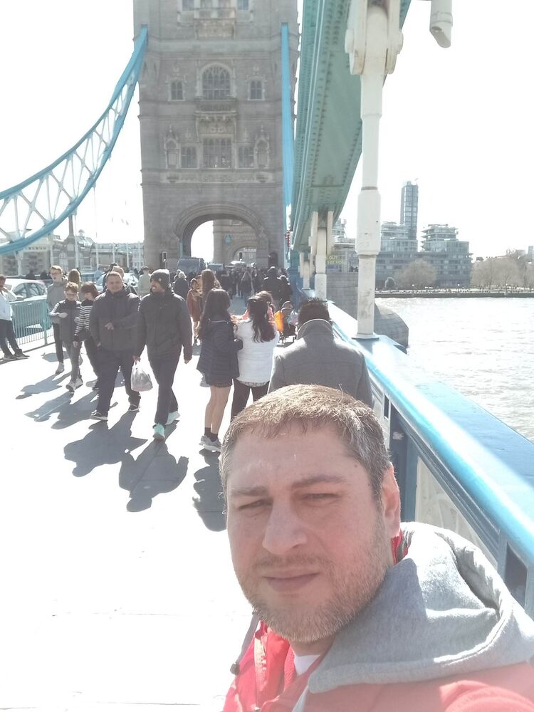  34516308  Irakli, 36 ,    