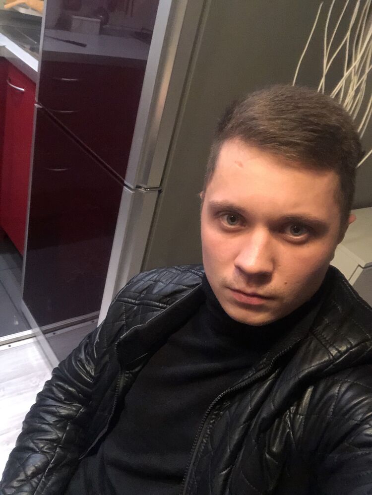  54028038  Artur, 29 ,     