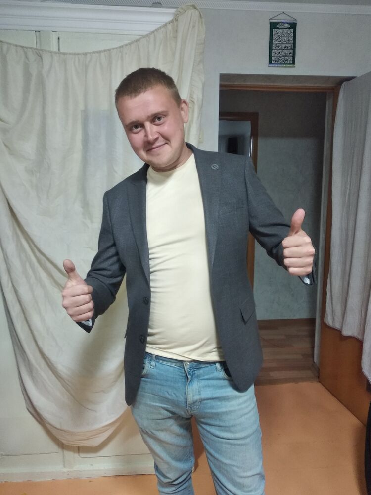  ,   Yaroslav, 32 ,   ,   