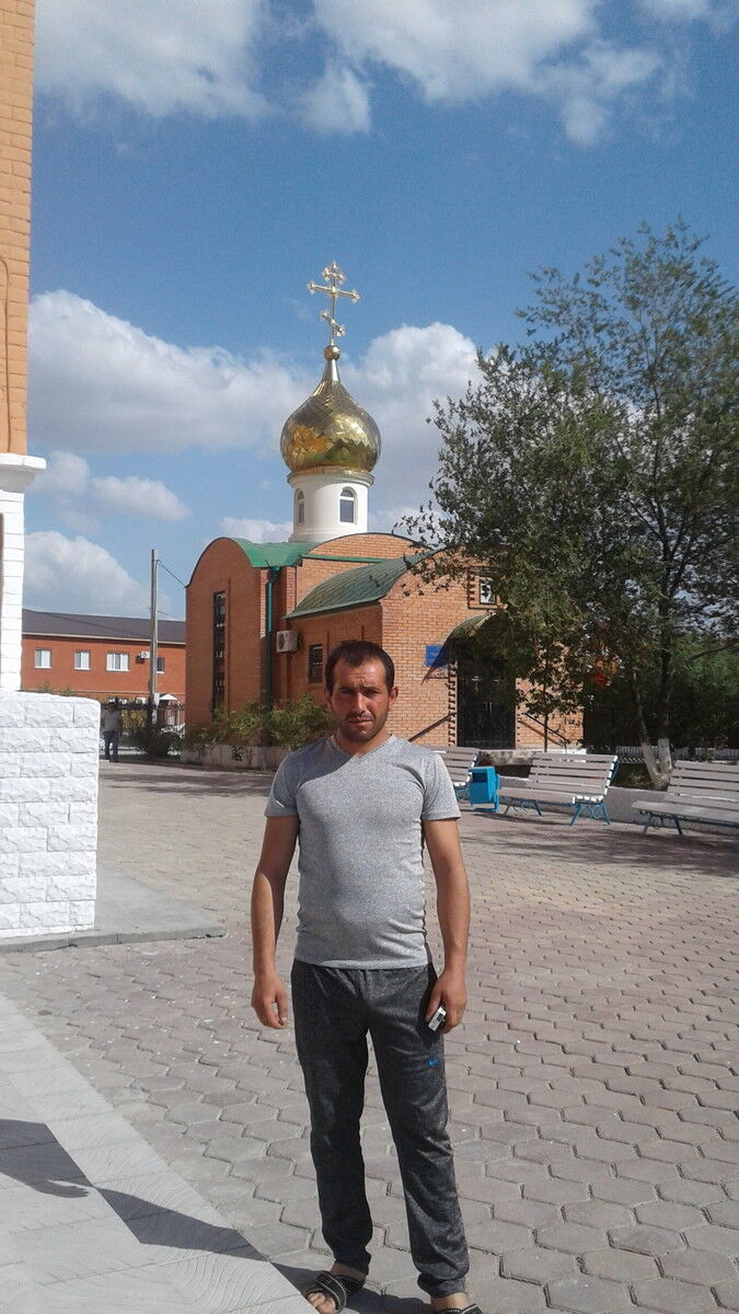  13206958  Araik, 37 ,    