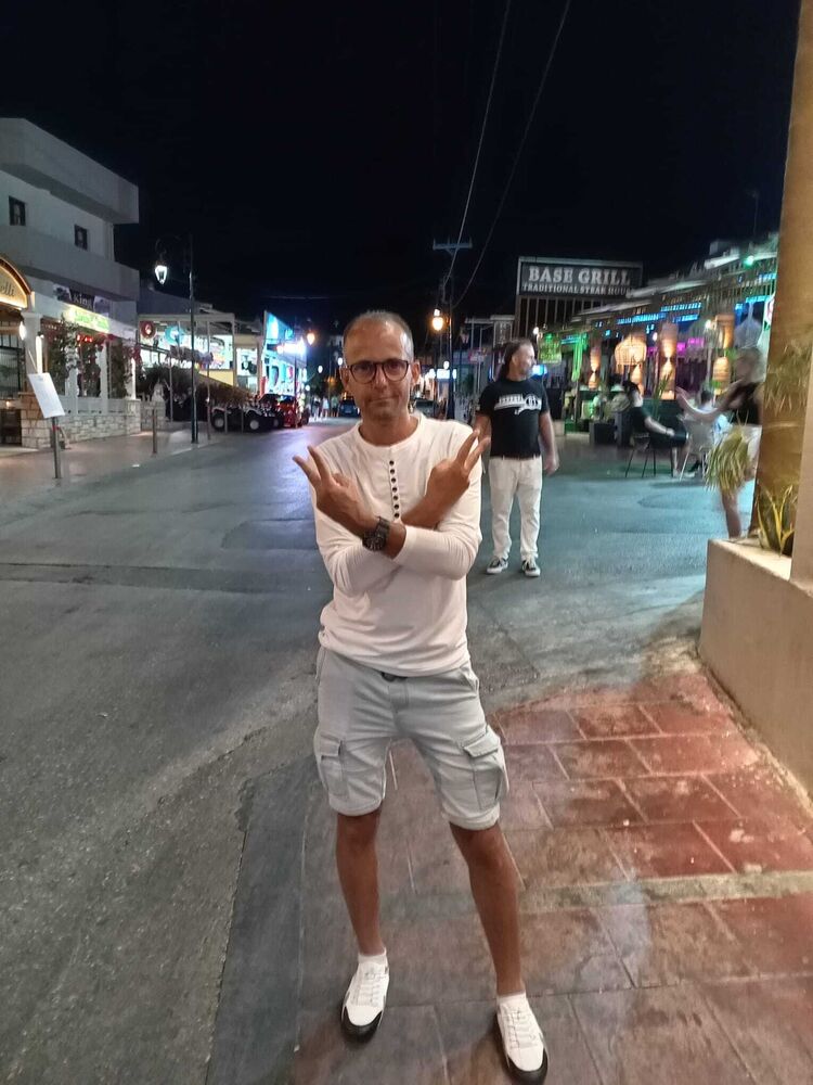  ,   Alex, 43 ,   ,   