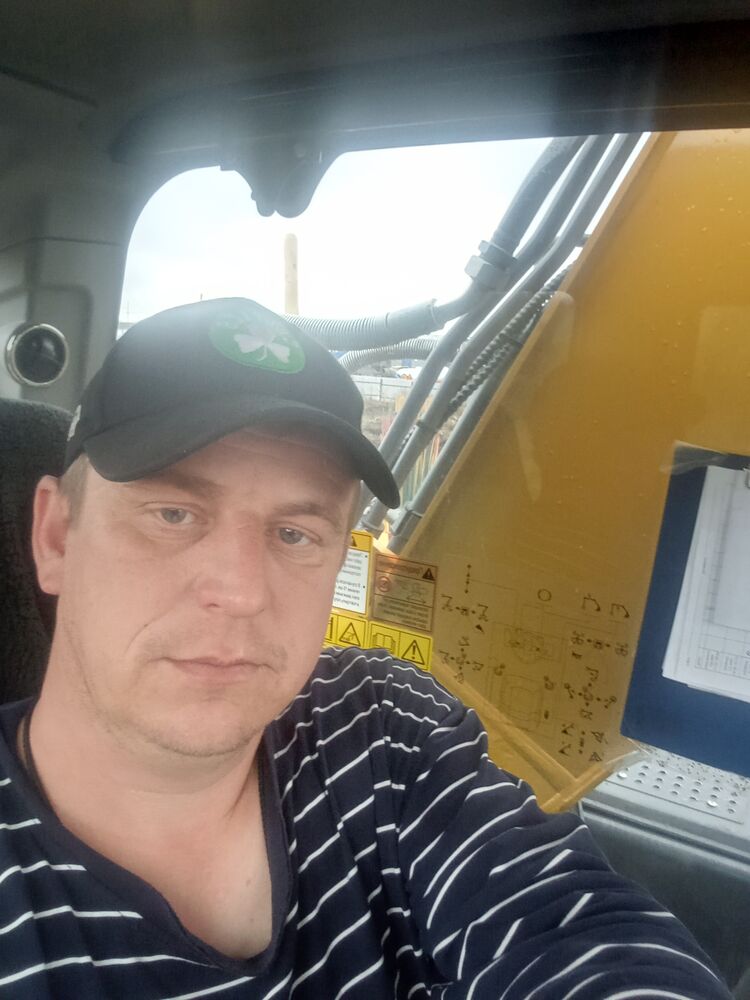  46458038  , 41 ,    