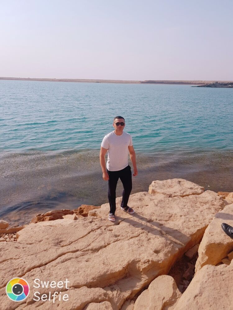  24696308  Bekzod, 31 ,    