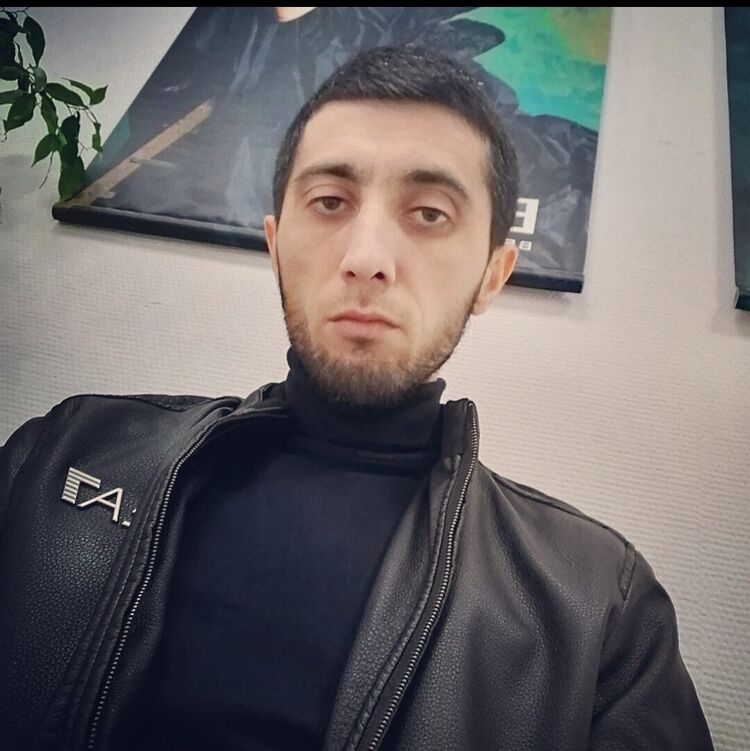  28254868  , 37 ,    