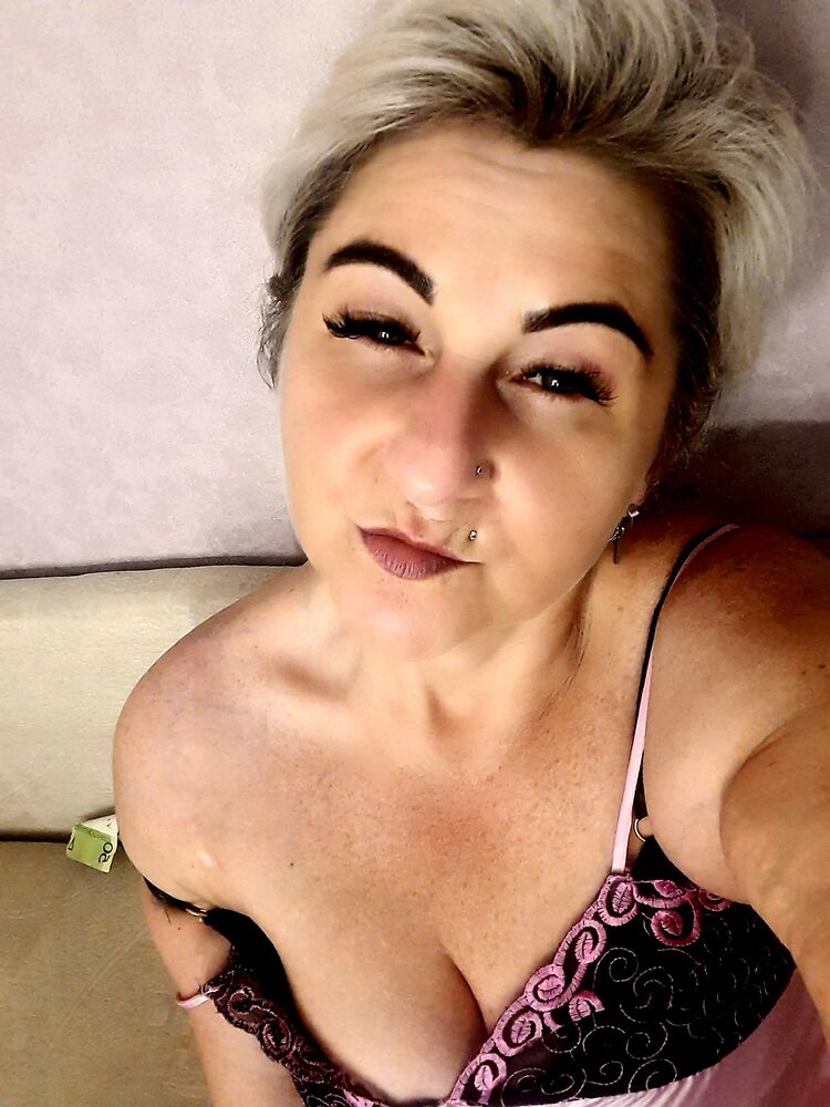  47260158  Elena, 48 ,    