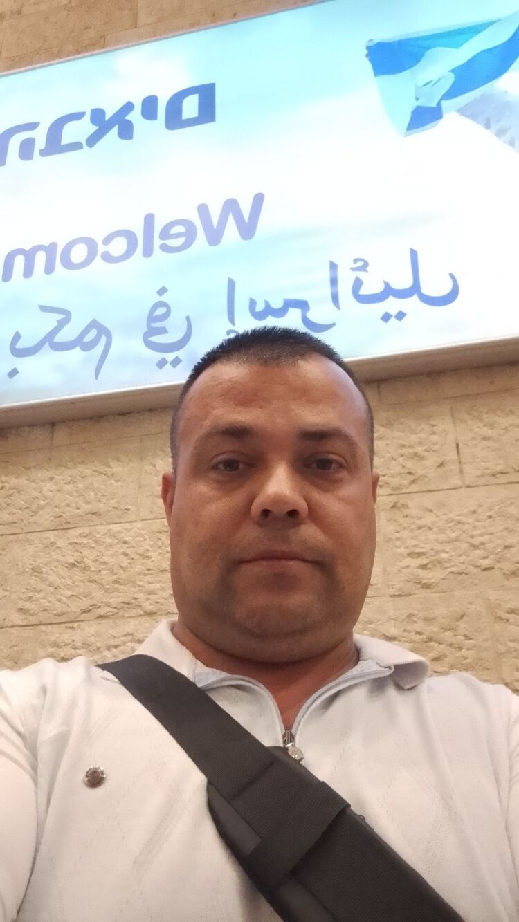  46911298  Fazliddin, 40 ,    Or Yehuda