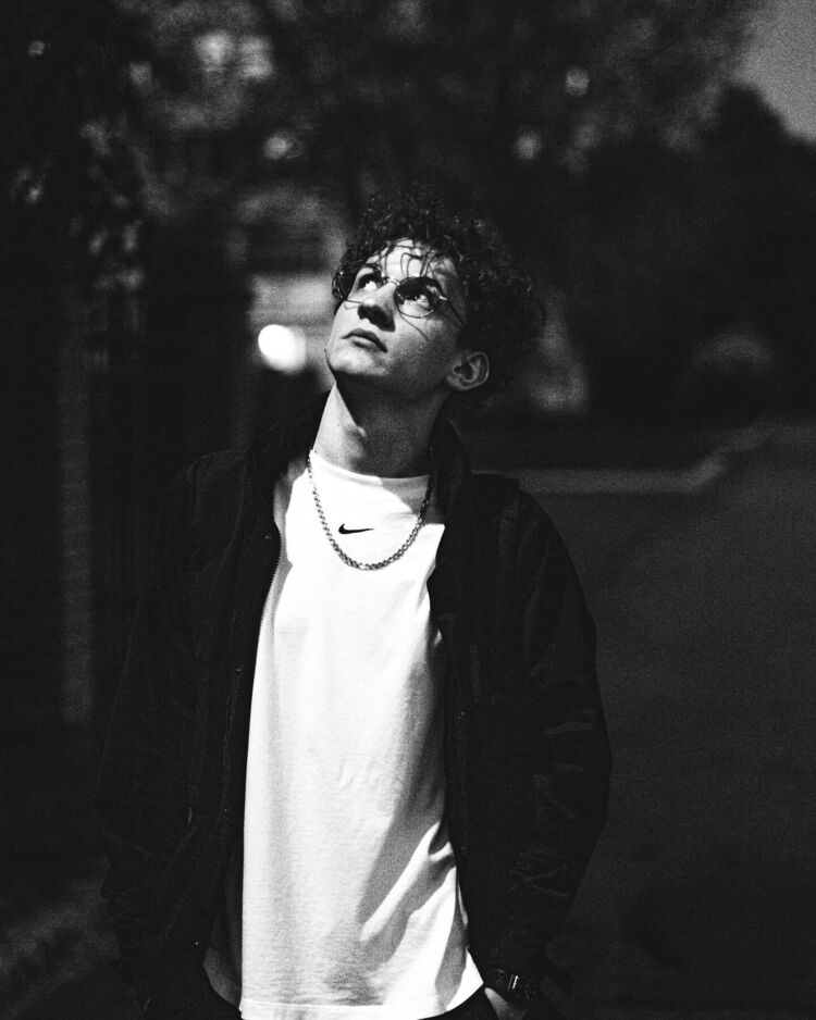  27414398  , 26 ,    -