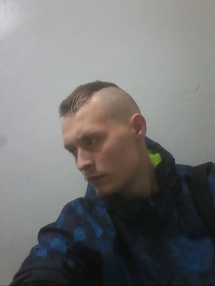  ,   Tomas, 28 ,   ,   