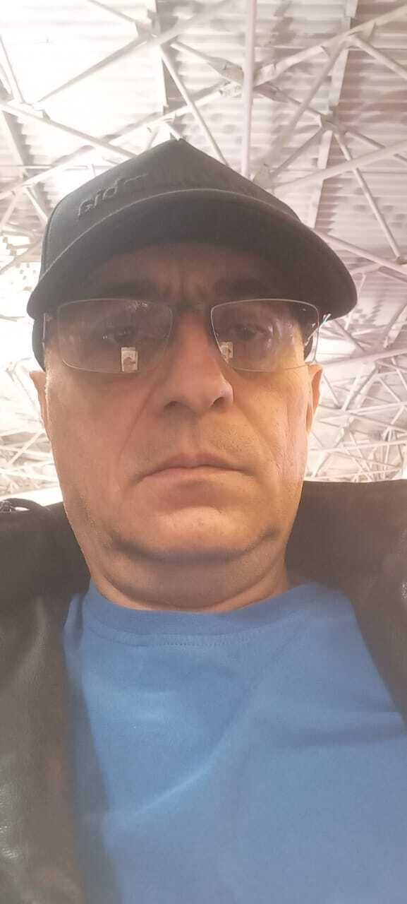  50713099  Martun, 53 ,    