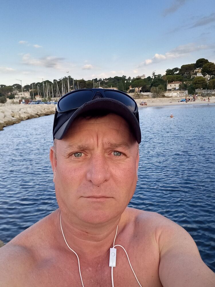  ,   Nicolae, 44 ,   ,   , c 
