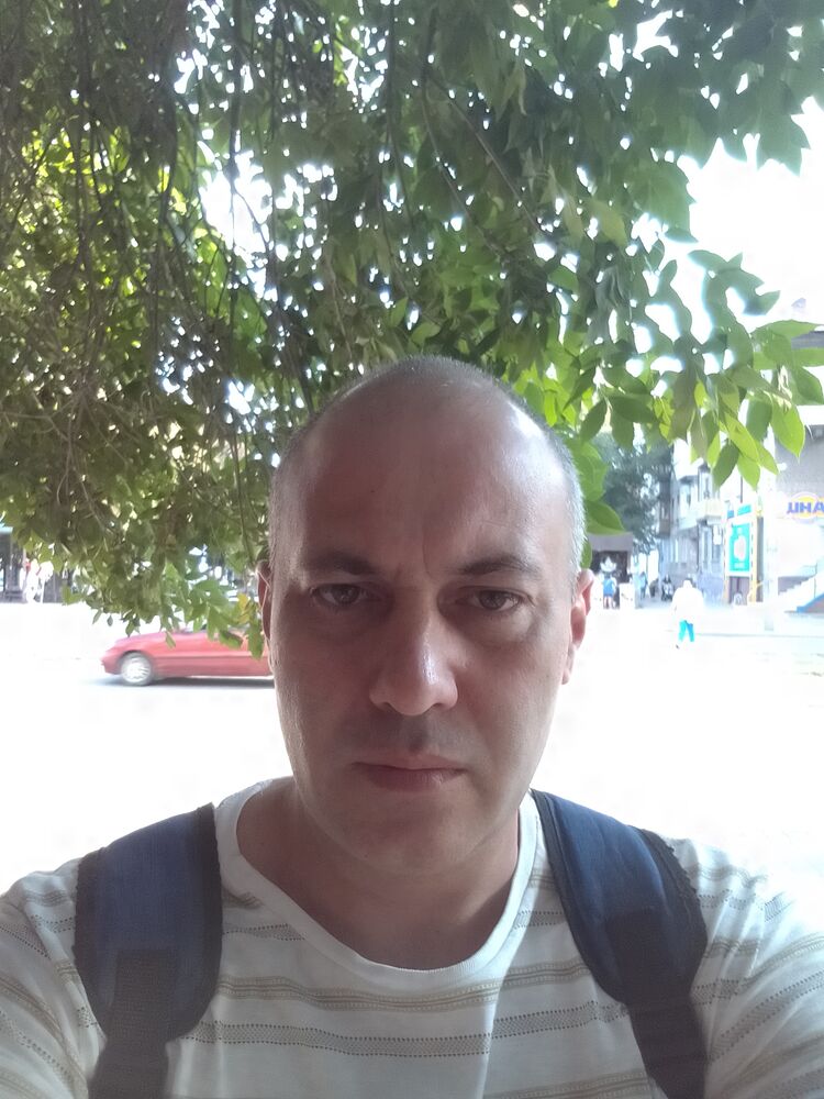  37749868  , 44 ,    