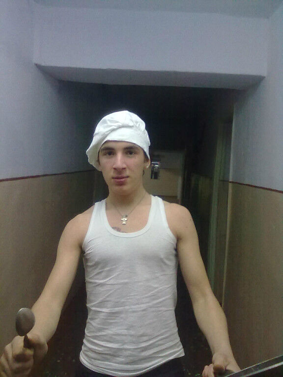 ,   Gosha, 33 ,   
