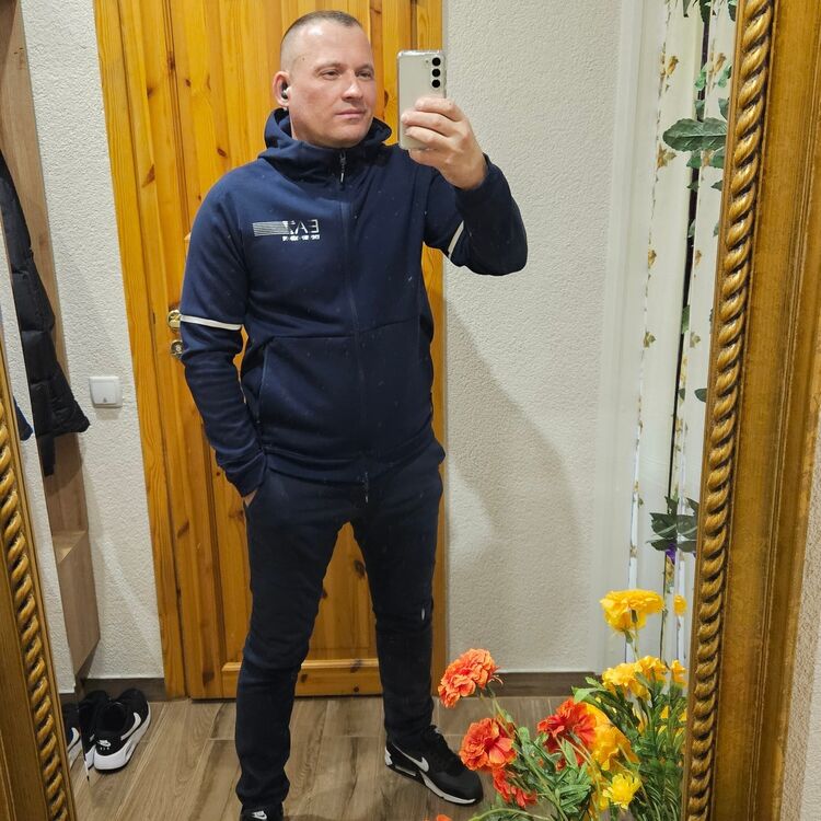  ,   Alexander, 43 ,   