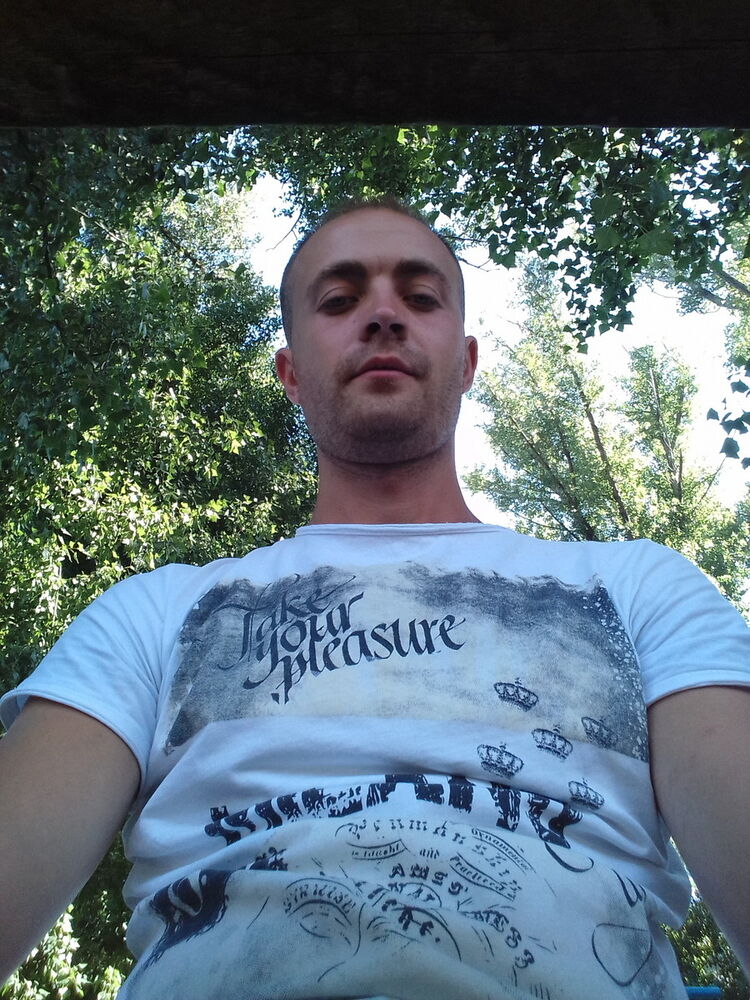  15704878  Victor, 33 ,    