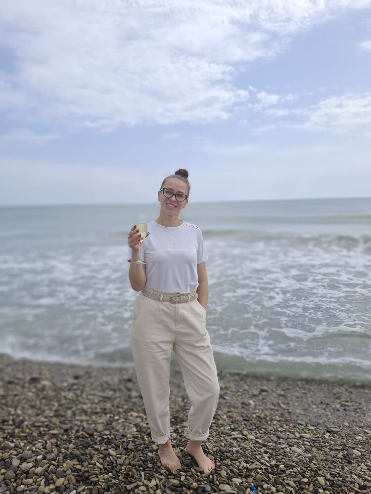  ,   Tatiana, 41 ,   ,   