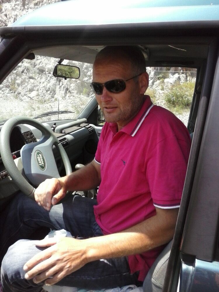  23187808  Petar, 46 ,    Podgorica