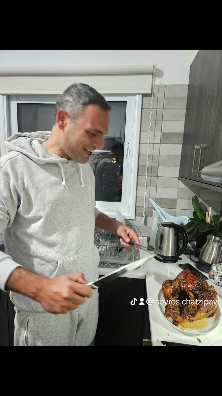  46229358  Spyros, 44 ,    Limassol