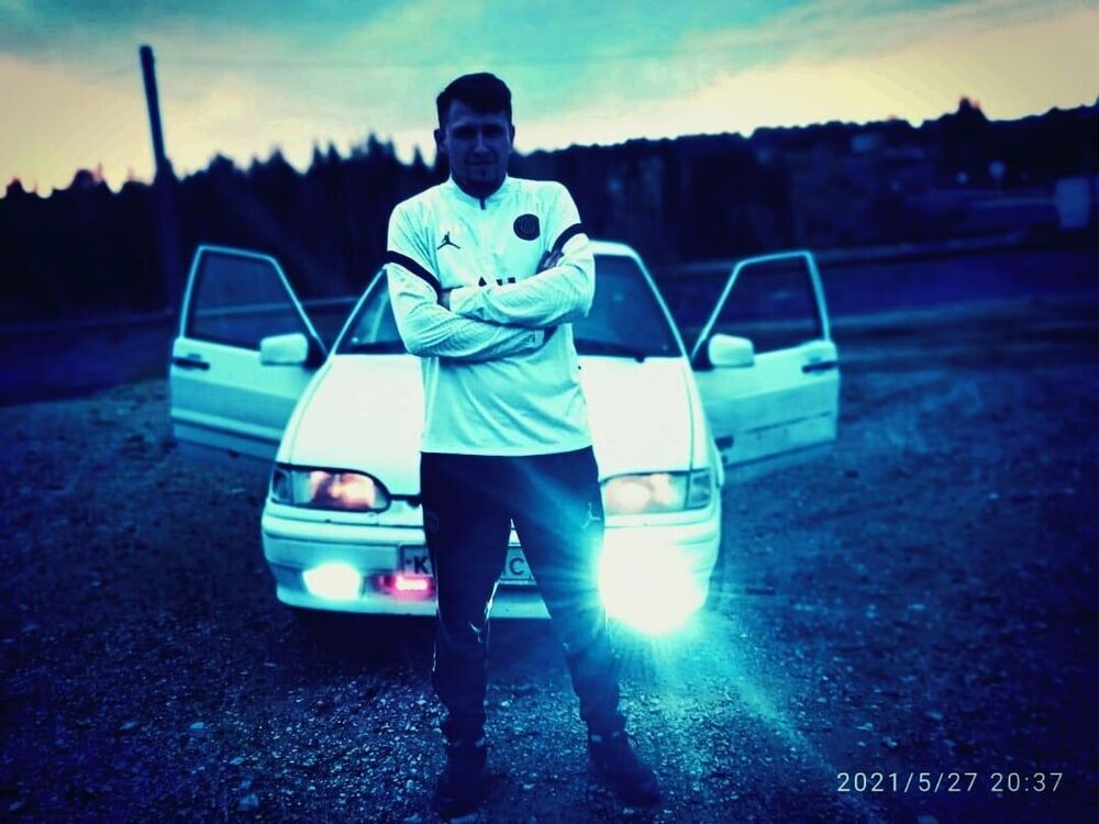  30424828  , 27 ,    
