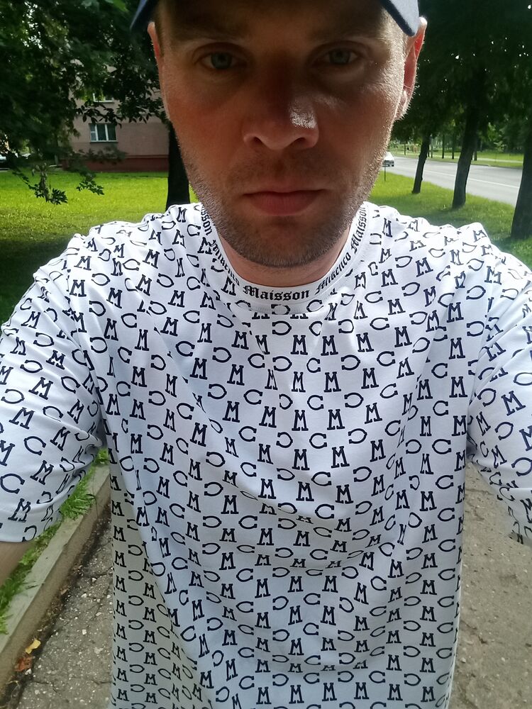  44638518  , 32 ,    