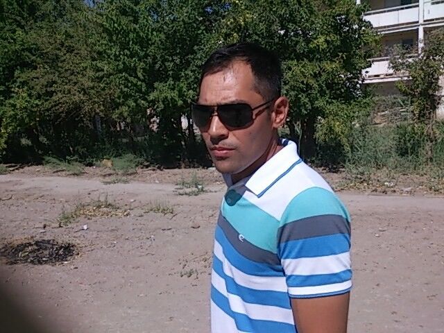  4822678  Azat, 52 ,    