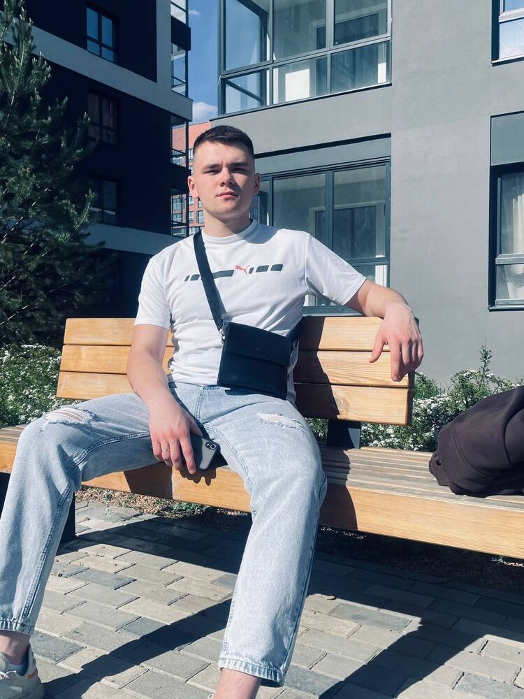  43453858  Erkkk, 21 ,    