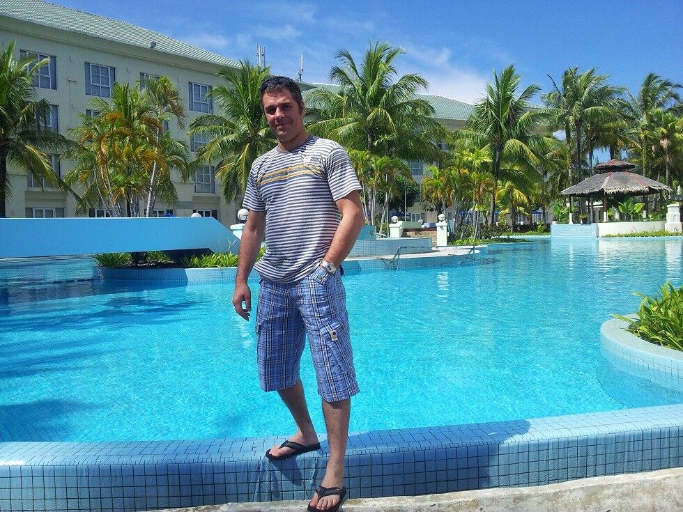  ,   Serj, 42 ,  