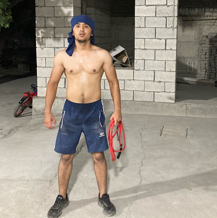  ,   Uktamjon, 29 ,   ,   