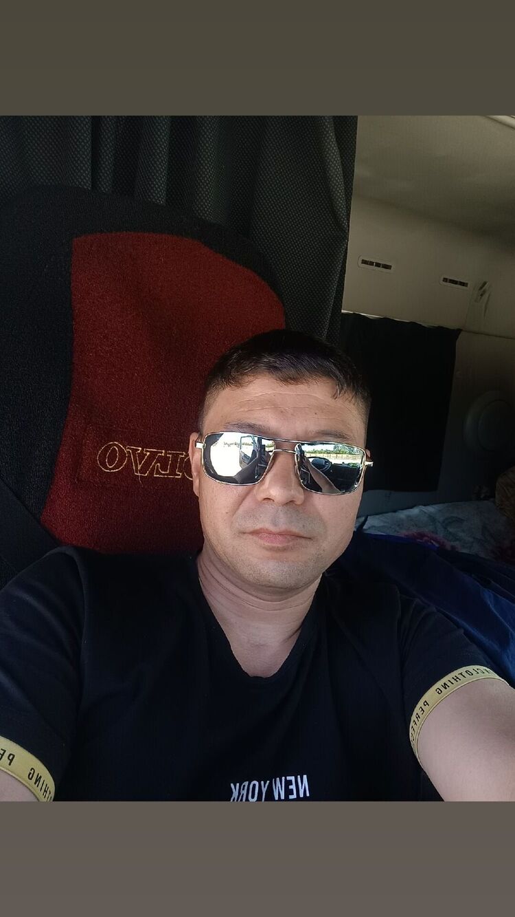  ,   Farit, 42 ,   ,   