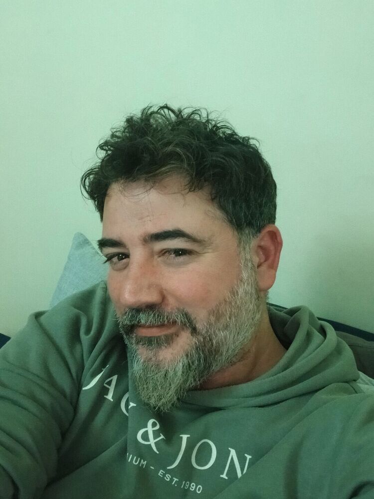  53733398  Aras Kaya, 44 ,    