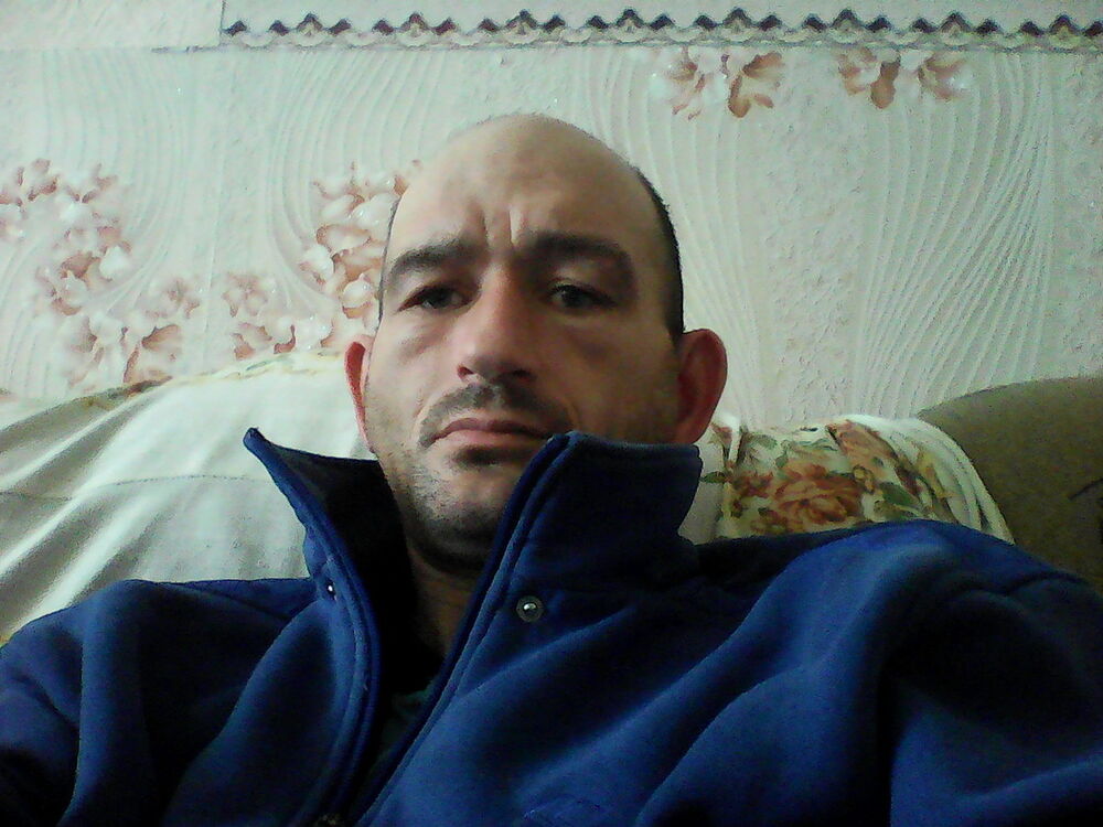  8762958  Aleksander, 46 ,    