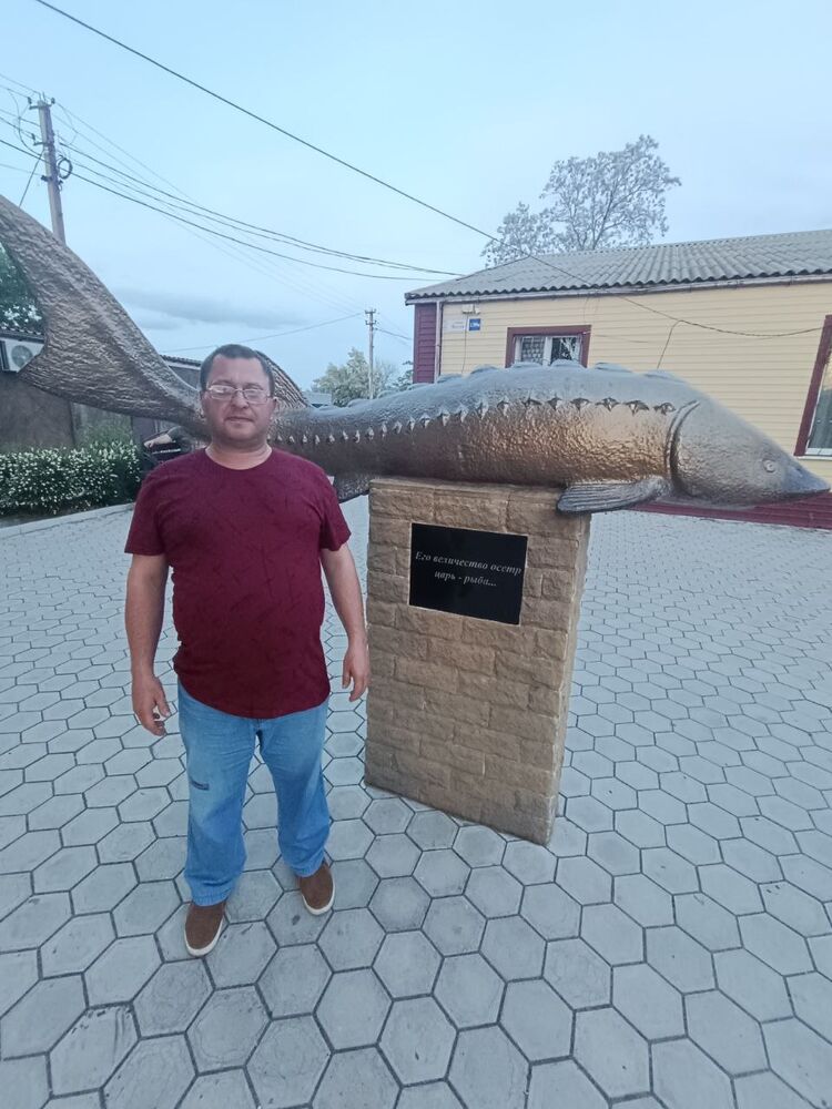  53193798  Alex, 44 ,    