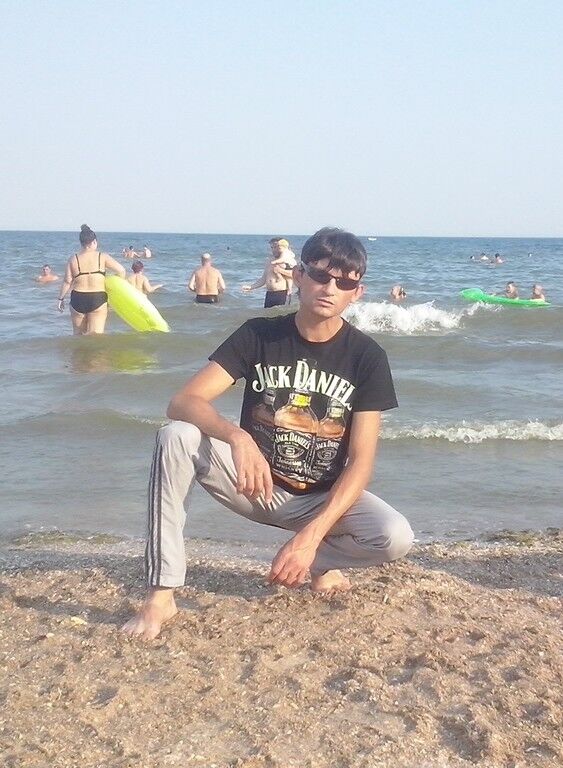  8296678  Maksim, 44 ,    