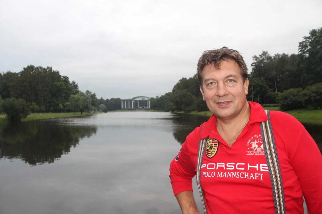  54168428  Sergei, 56 ,    -