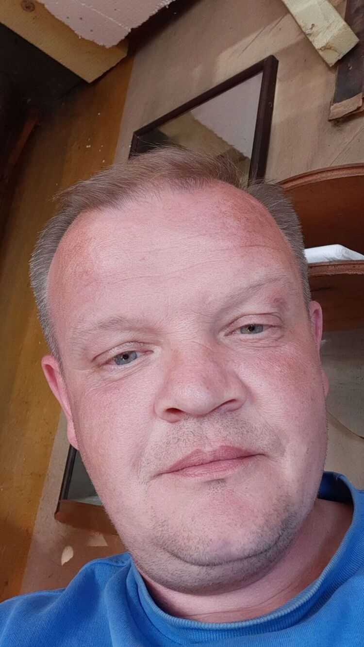  31503648  Andrew, 45 ,    