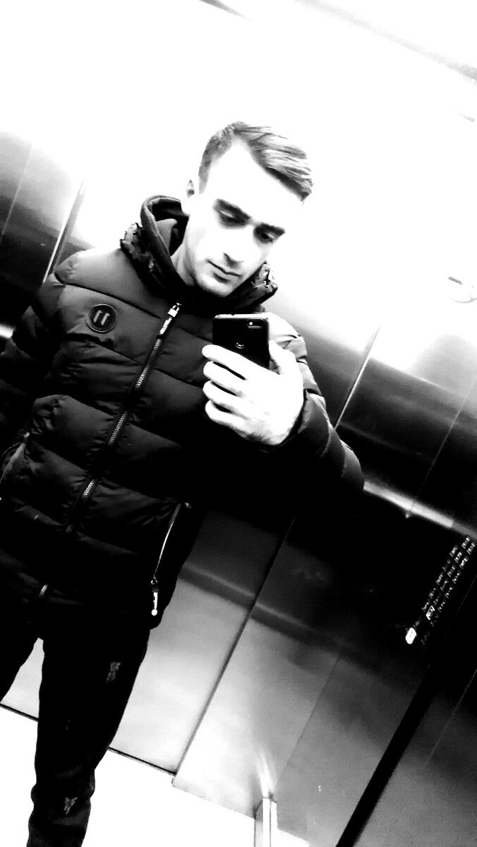  18744758  Niko, 27 ,    