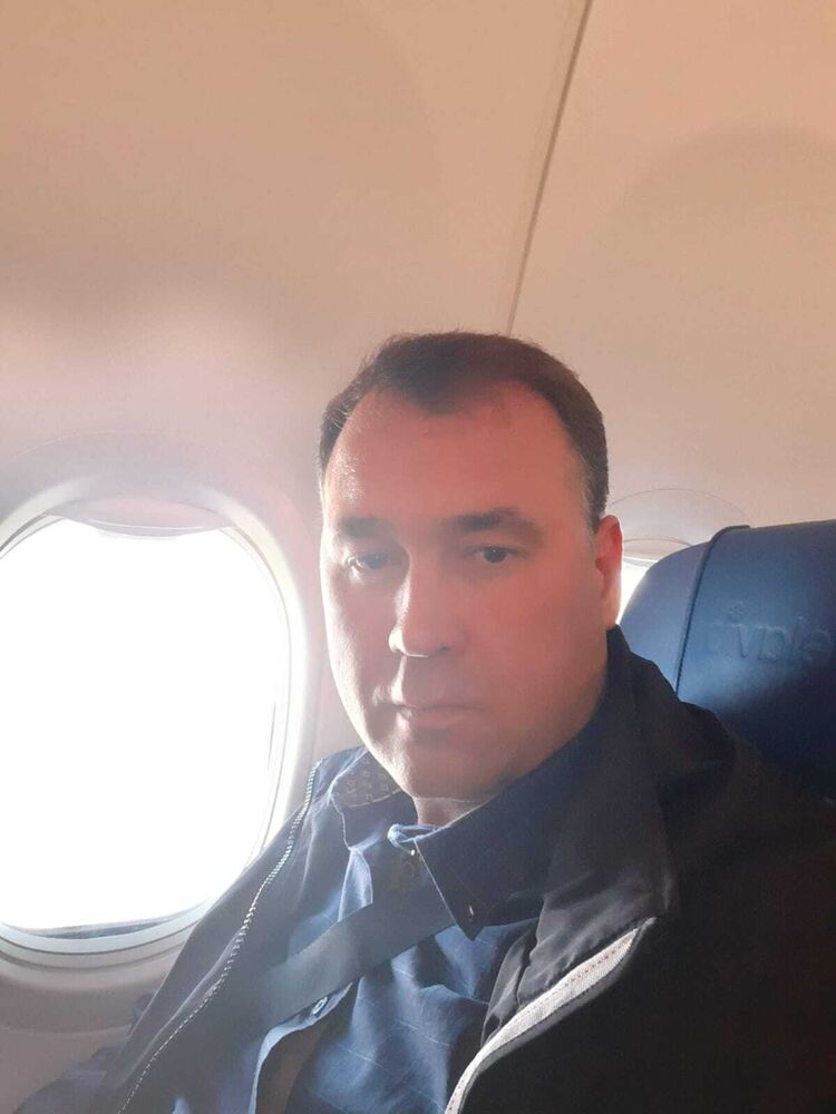  54426118  Eduard, 45 ,    