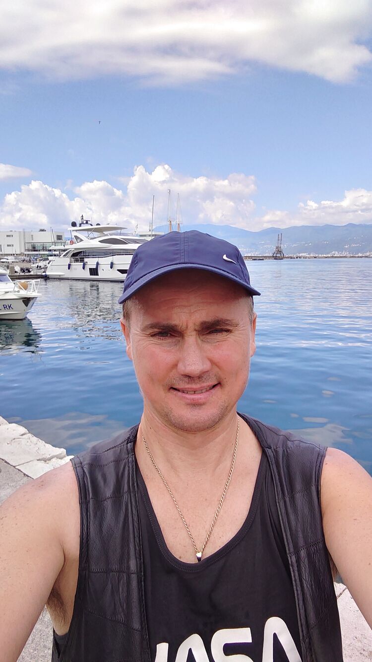  51647098  Stanislav, 52 ,    Praha