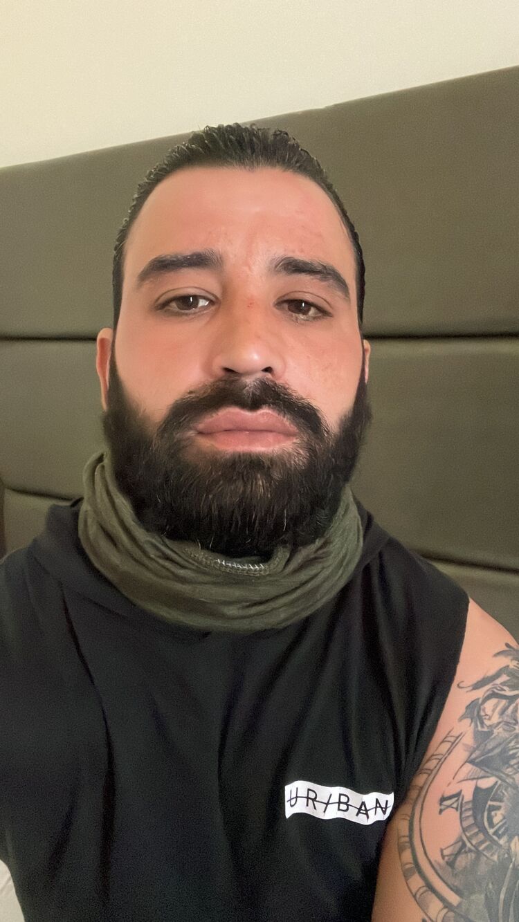  25956118  Yaacoub, 25 ,    Beirut