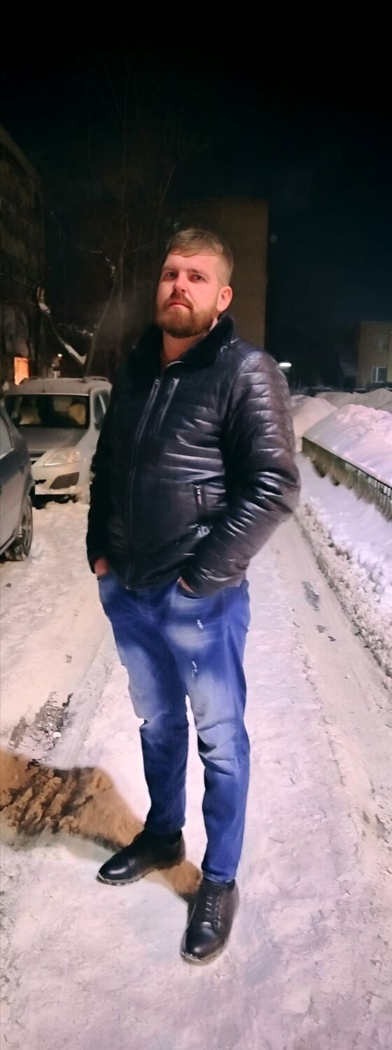  40752658  Konstantin, 30 ,    