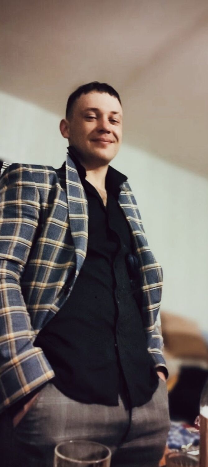  ,   Tony, 31 ,   ,   , c 