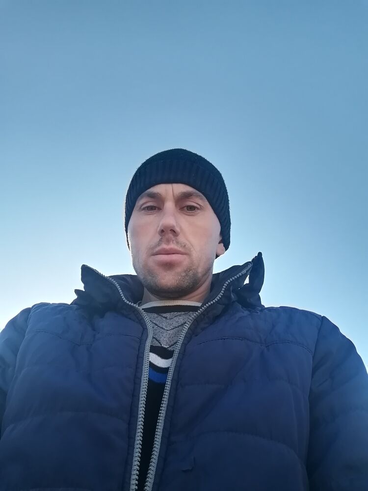  ,   Andrei, 42 ,   , c , 