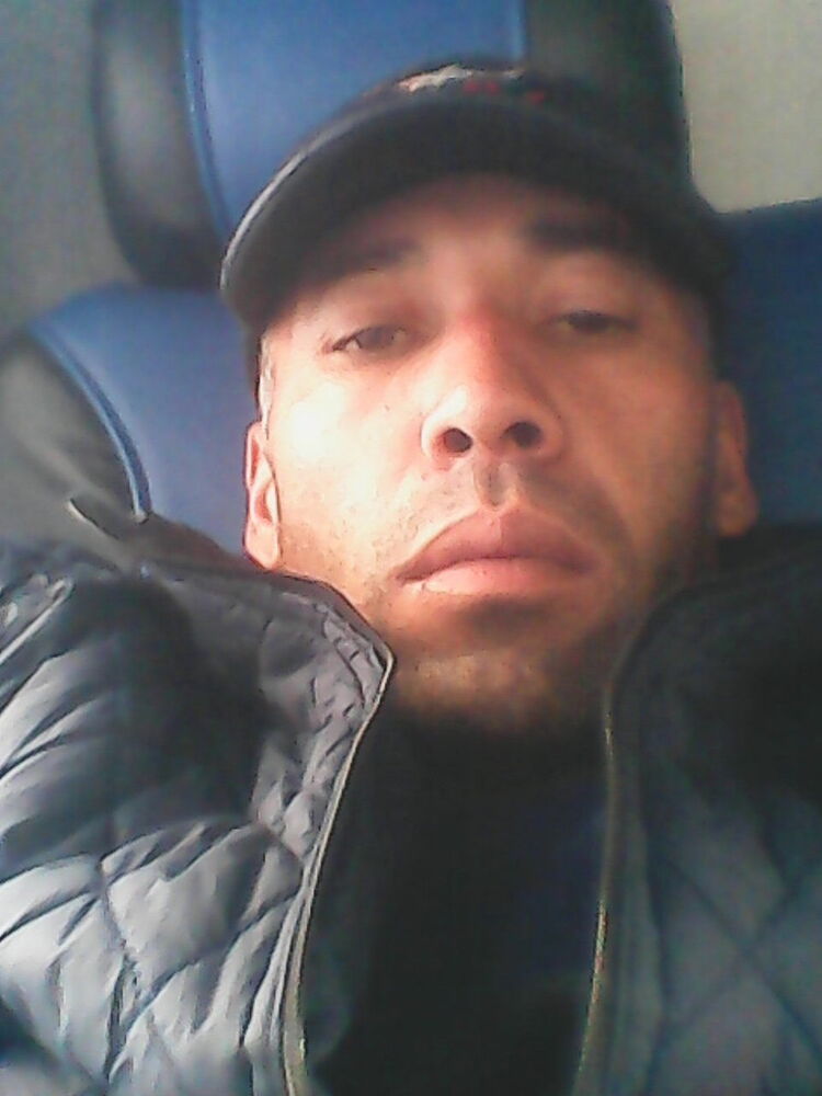  13743018  Farik, 43 ,    