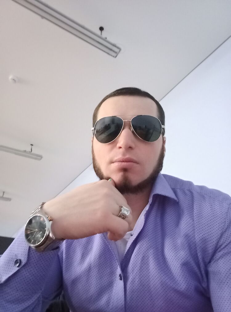  31480678  Umar, 33 ,    