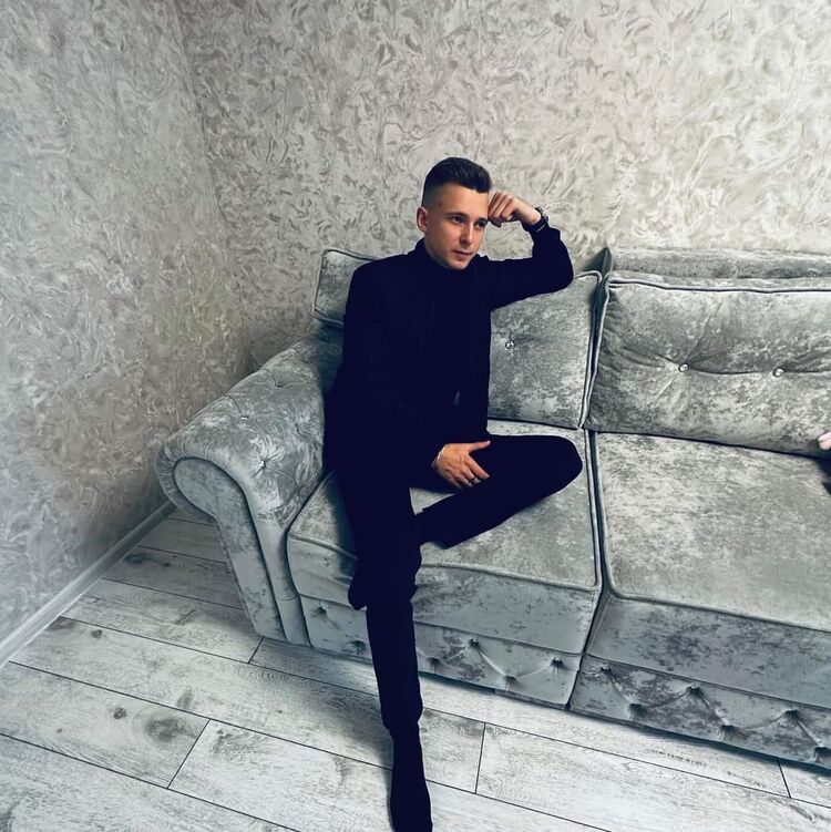  ,   Artem, 31 ,   ,   , c , 