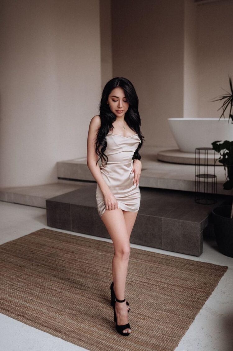  42856428  Veronika, 24 ,    