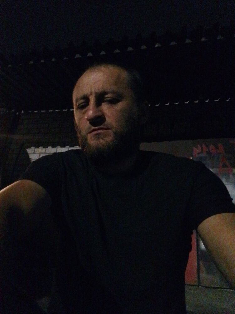  46073348  Suleiman, 37 ,    